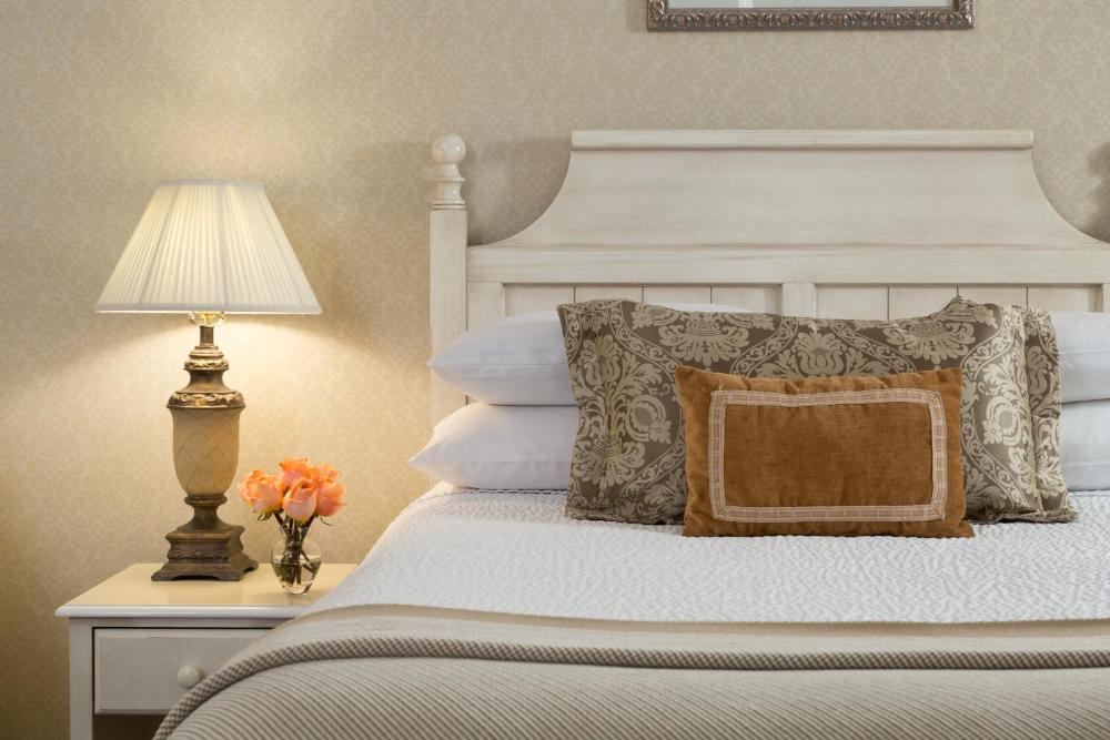 Queen Room interior